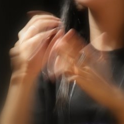 imagem de mãos a gesticular